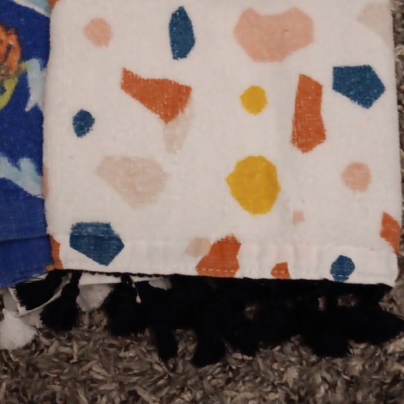 ❤️2 For $14❤️ Colorful Patterned Towels Set - Picture 2 of 4